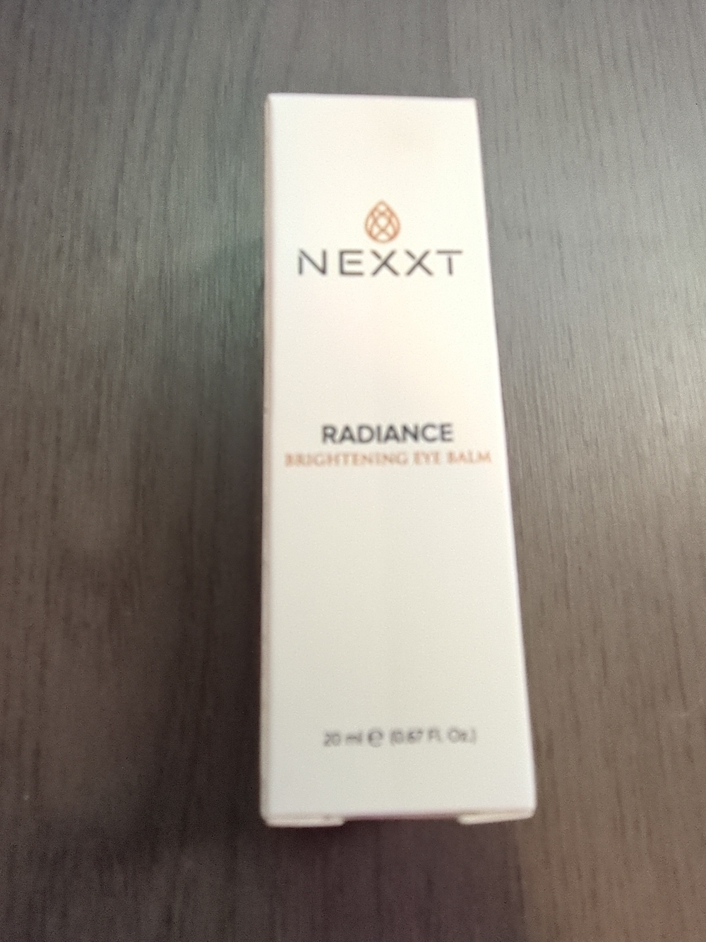 NEXXT Radiance Brightening Eye Balm - White